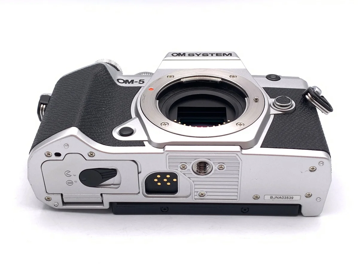 Olympus OM SYSTEM OM-5 - Thumbnail 3