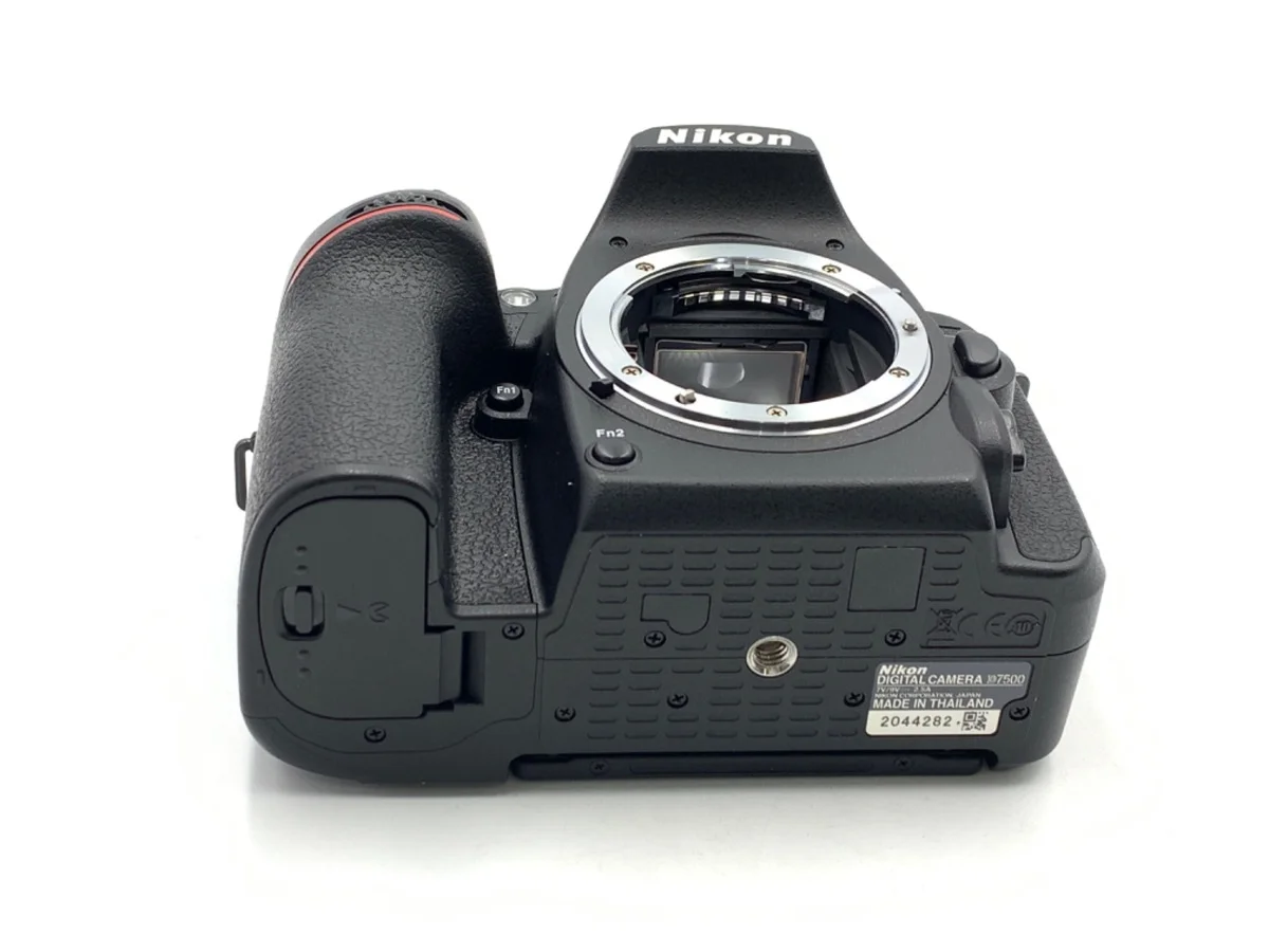 Nikon D7500 - Thumbnail 3