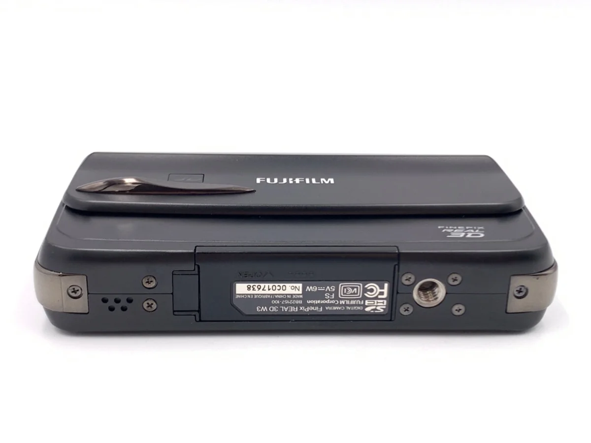 Fujifilm FinePix REAL 3D W3 - Thumbnail 3