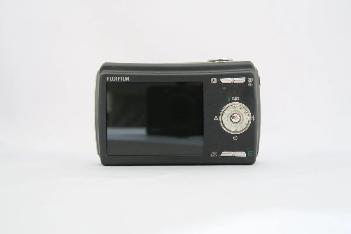 Fujifilm FinePixF100fd - Thumbnail 2