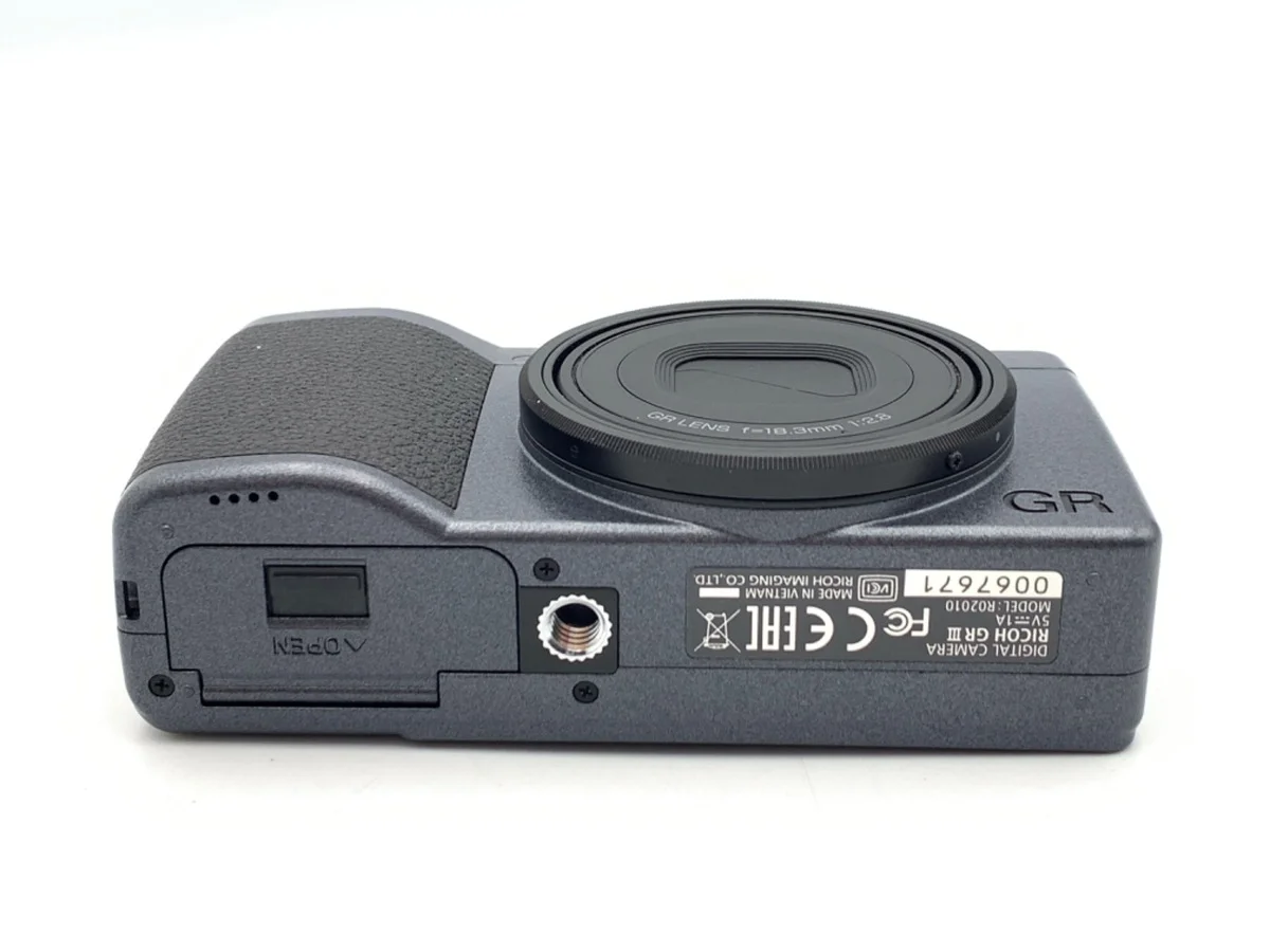 Ricoh GR III Street Edition Special Limited Kit - Thumbnail 3