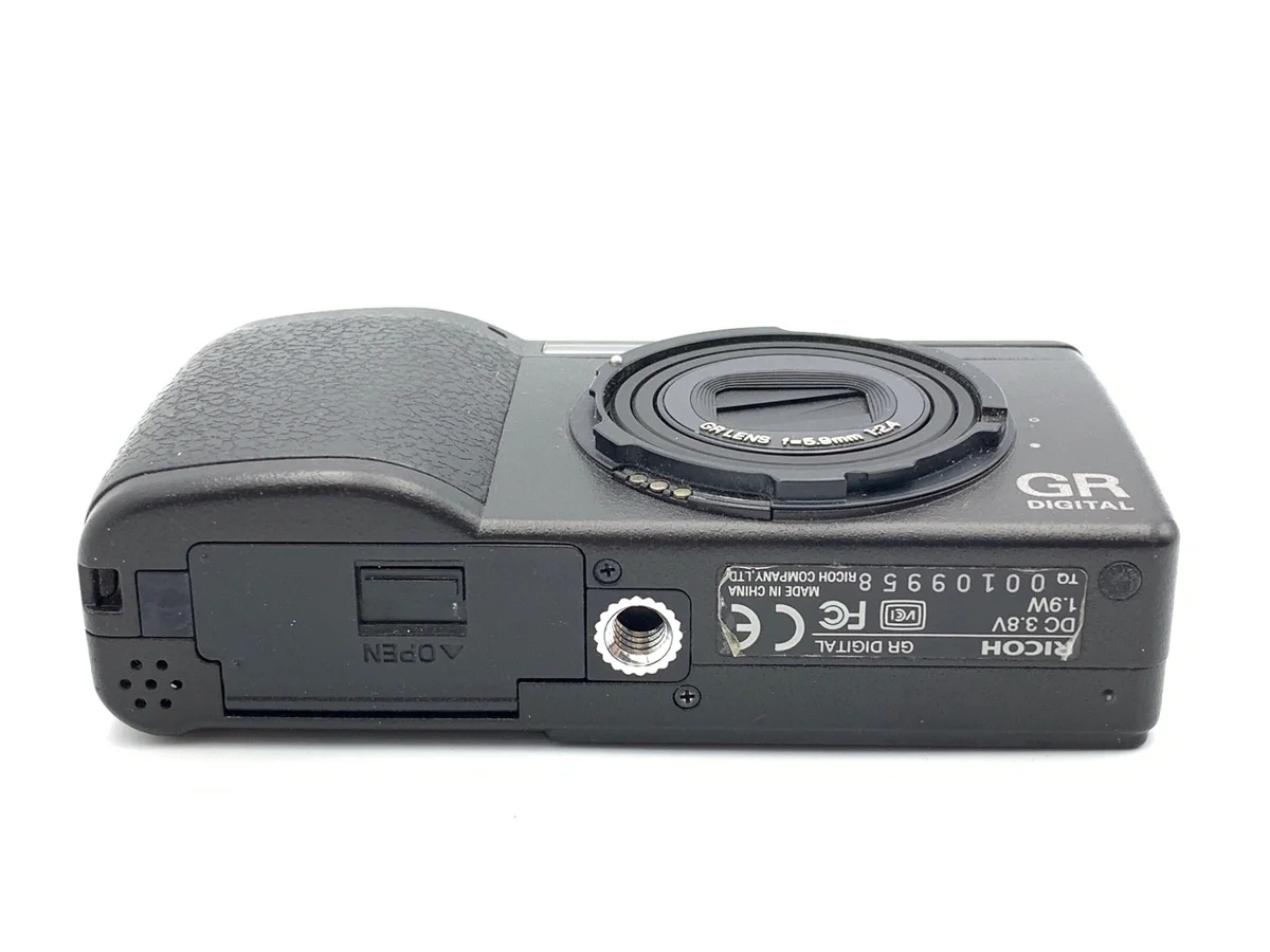 Ricoh GR DIGITAL - Thumbnail 3