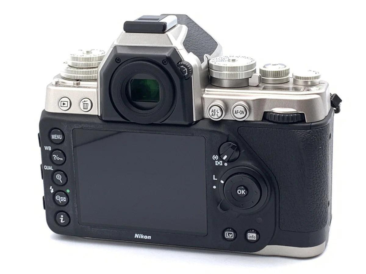 Nikon Df - Thumbnail 2