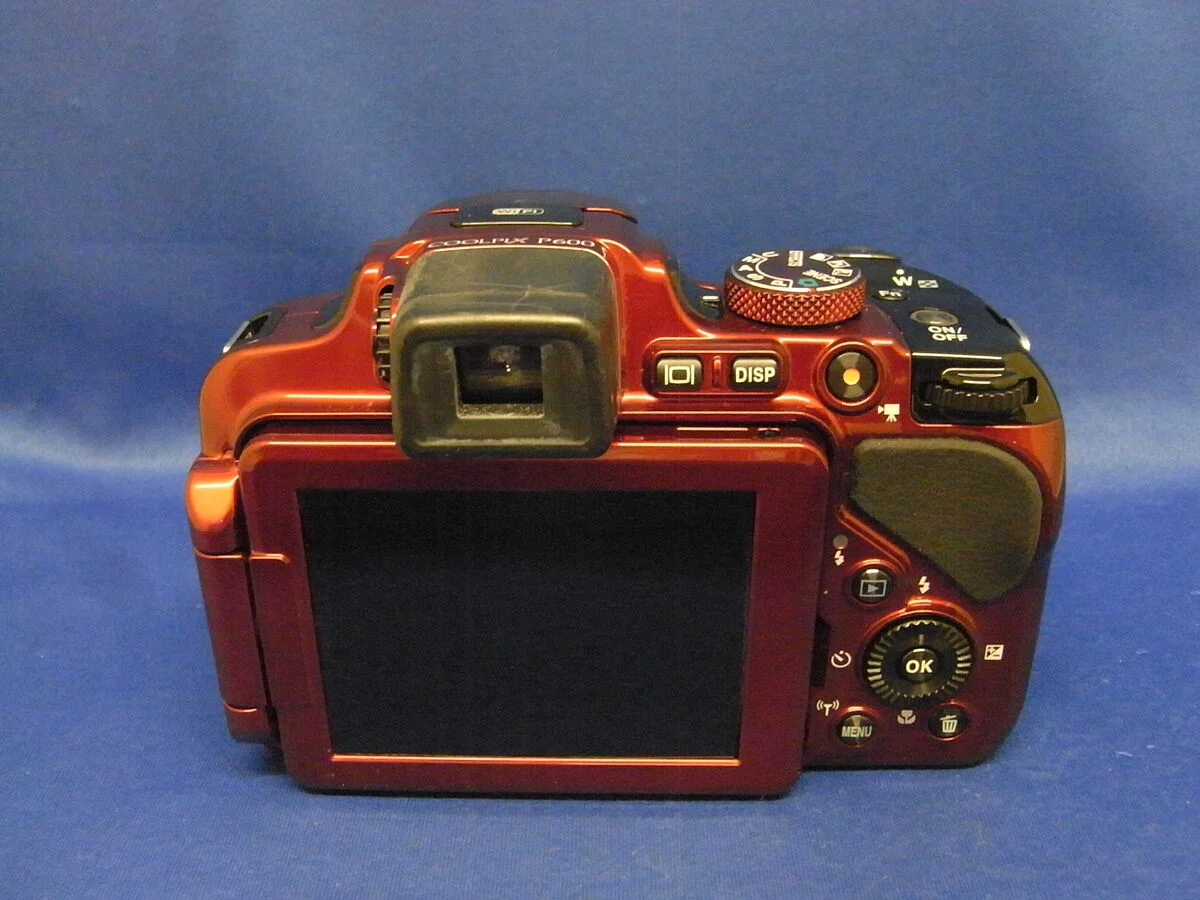 Nikon COOLPIX P600 RD - Thumbnail 2