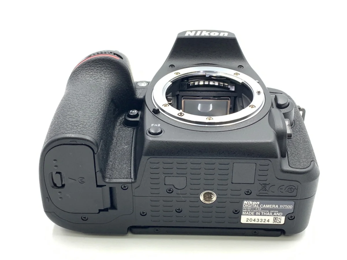 Nikon D7500 - Thumbnail 3