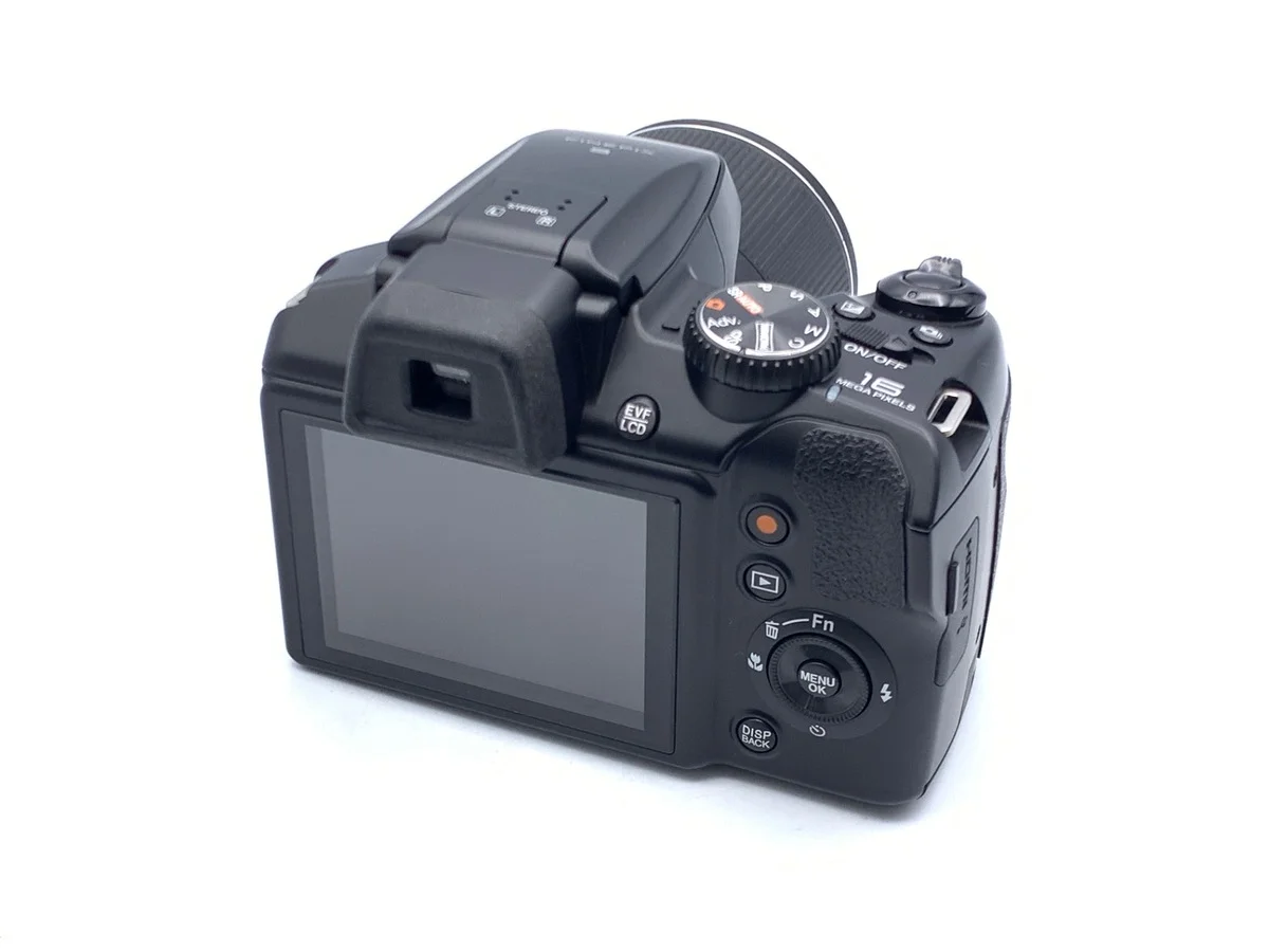 Fujifilm FinePix S8200 - Thumbnail 2