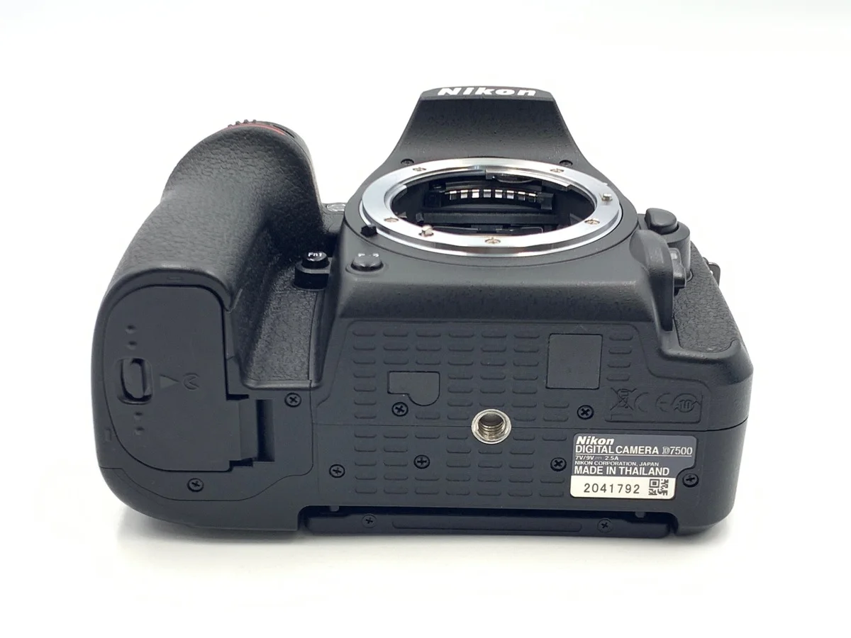 Nikon D7500 - Thumbnail 3