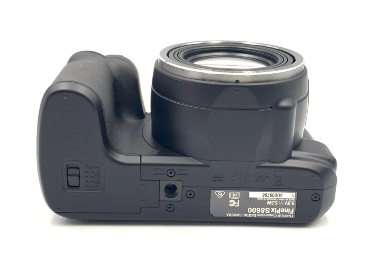Fujifilm FinePix S8600 - Thumbnail 3