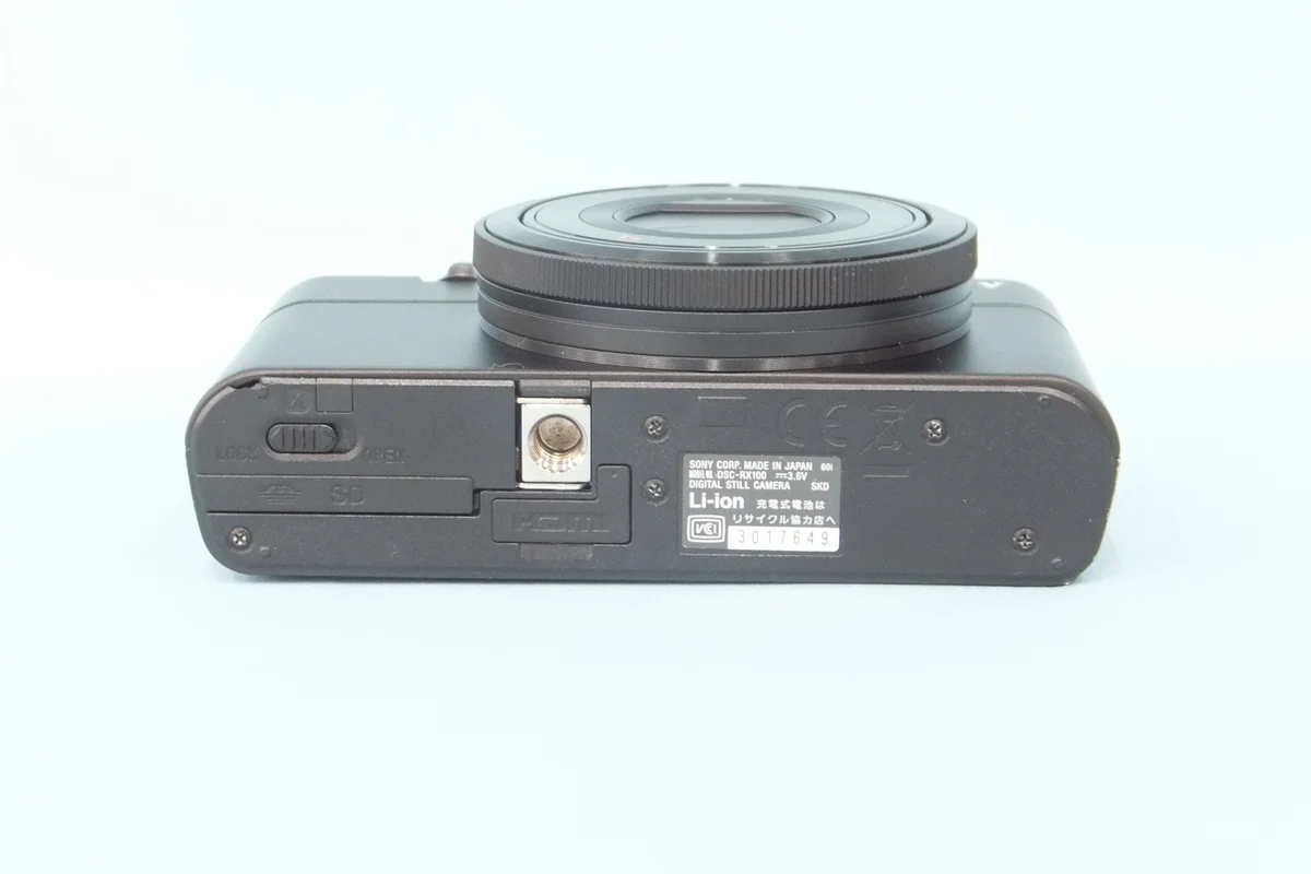 Sony Cyber-shot DSC-RX100 - Thumbnail 3