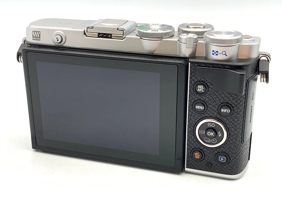 Olympus PEN E-P7 - Thumbnail 2