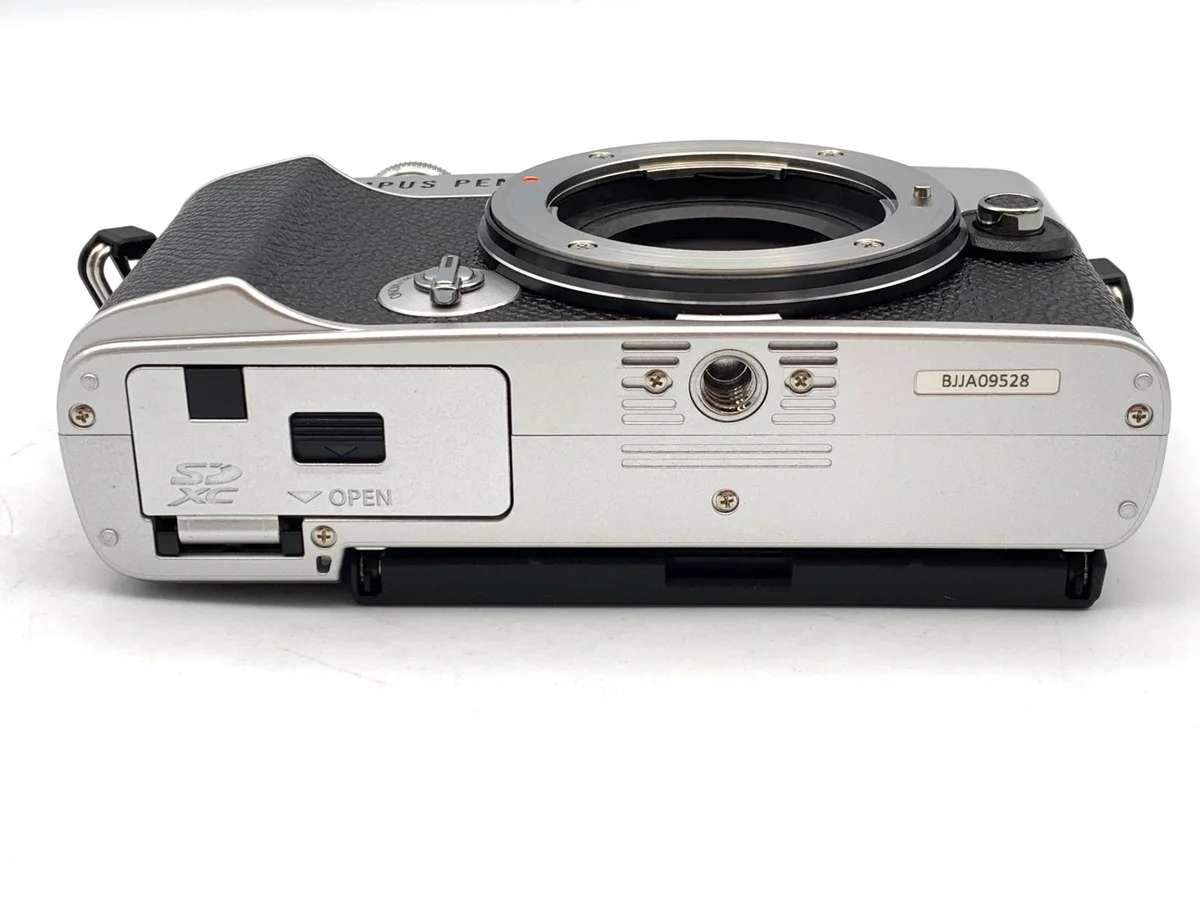 Olympus PEN E-P7 - Thumbnail 3