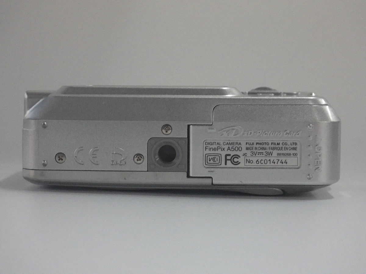 Fujifilm FinePix A500 - Thumbnail 3