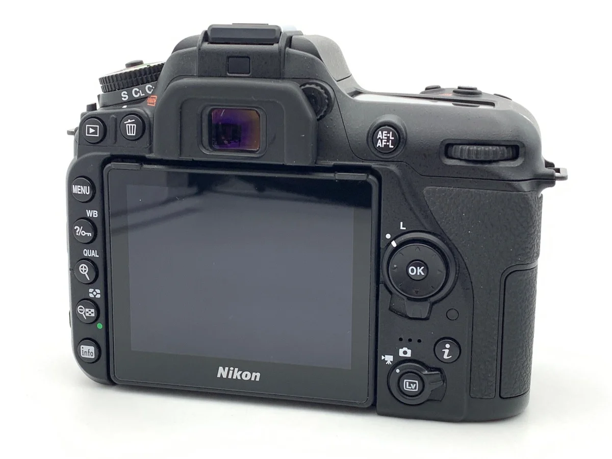 Nikon D7500 - Thumbnail 2