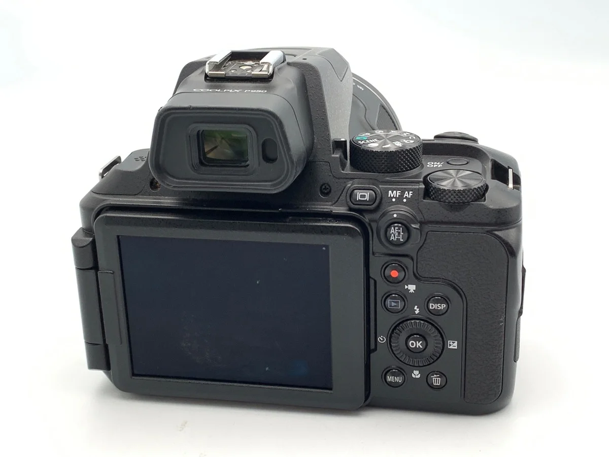 Nikon COOLPIX P950 - Thumbnail 2