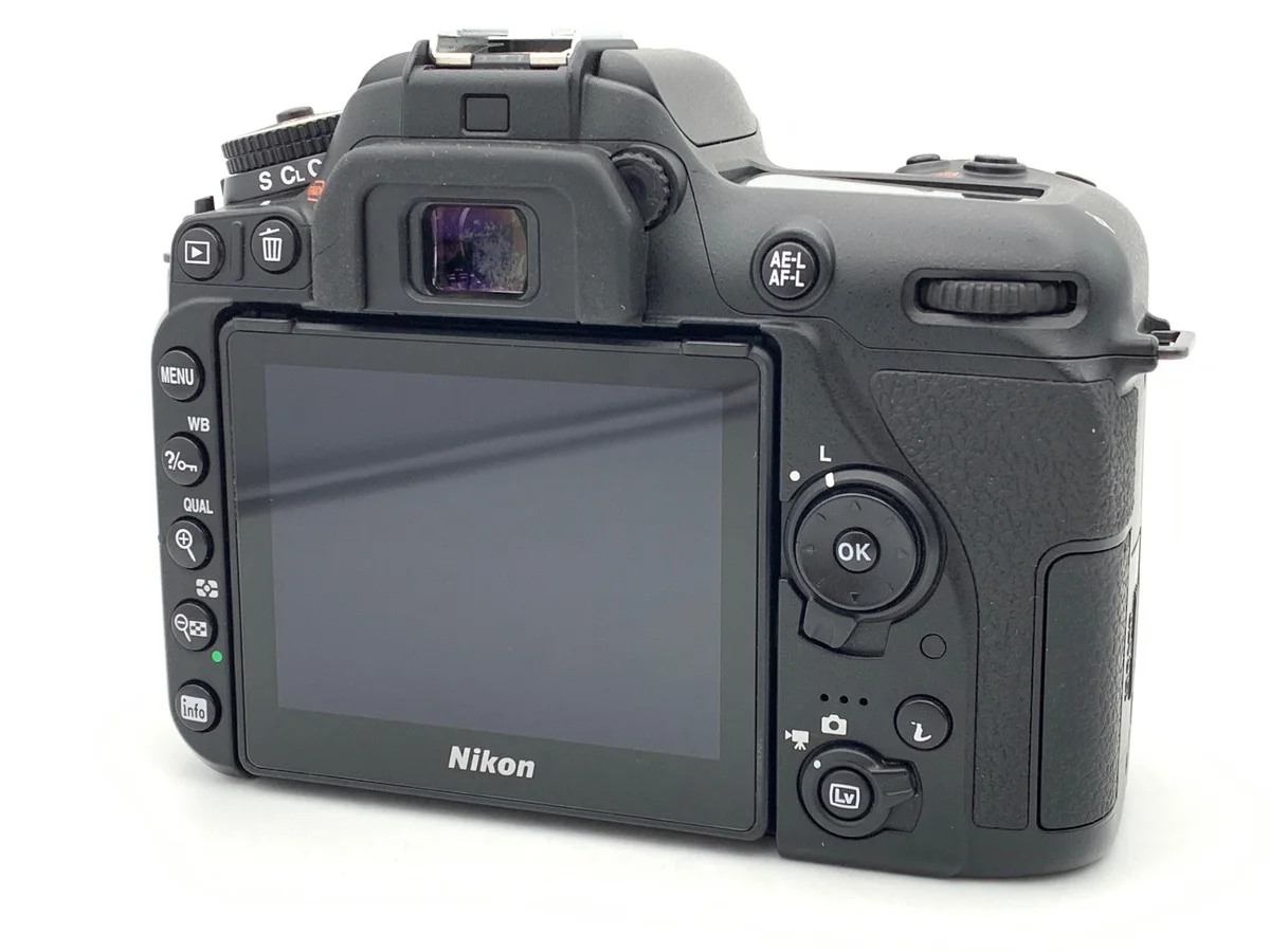 Nikon D7500 - Thumbnail 2