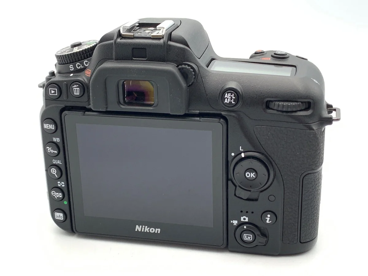 Nikon D7500 - Thumbnail 2