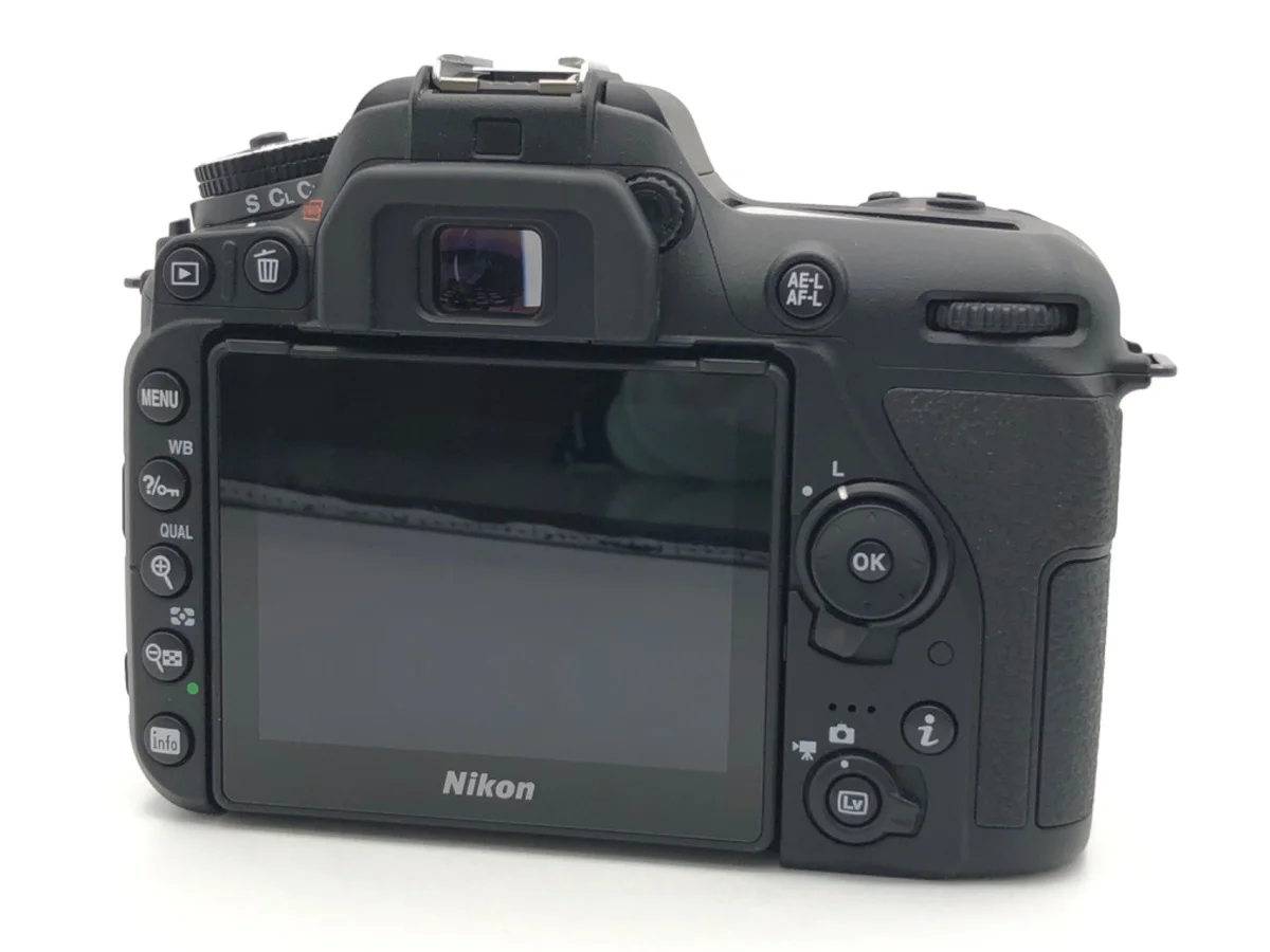 Nikon D7500 - Thumbnail 2