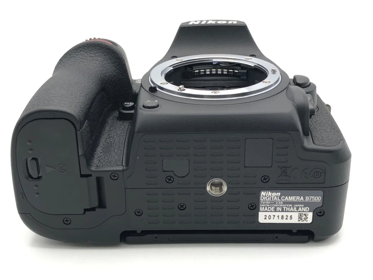 Nikon D7500 - Thumbnail 3