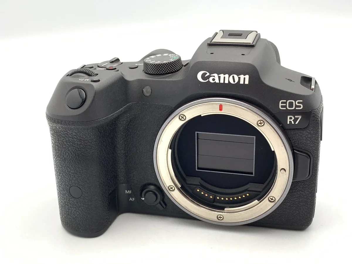 Canon EOS R7