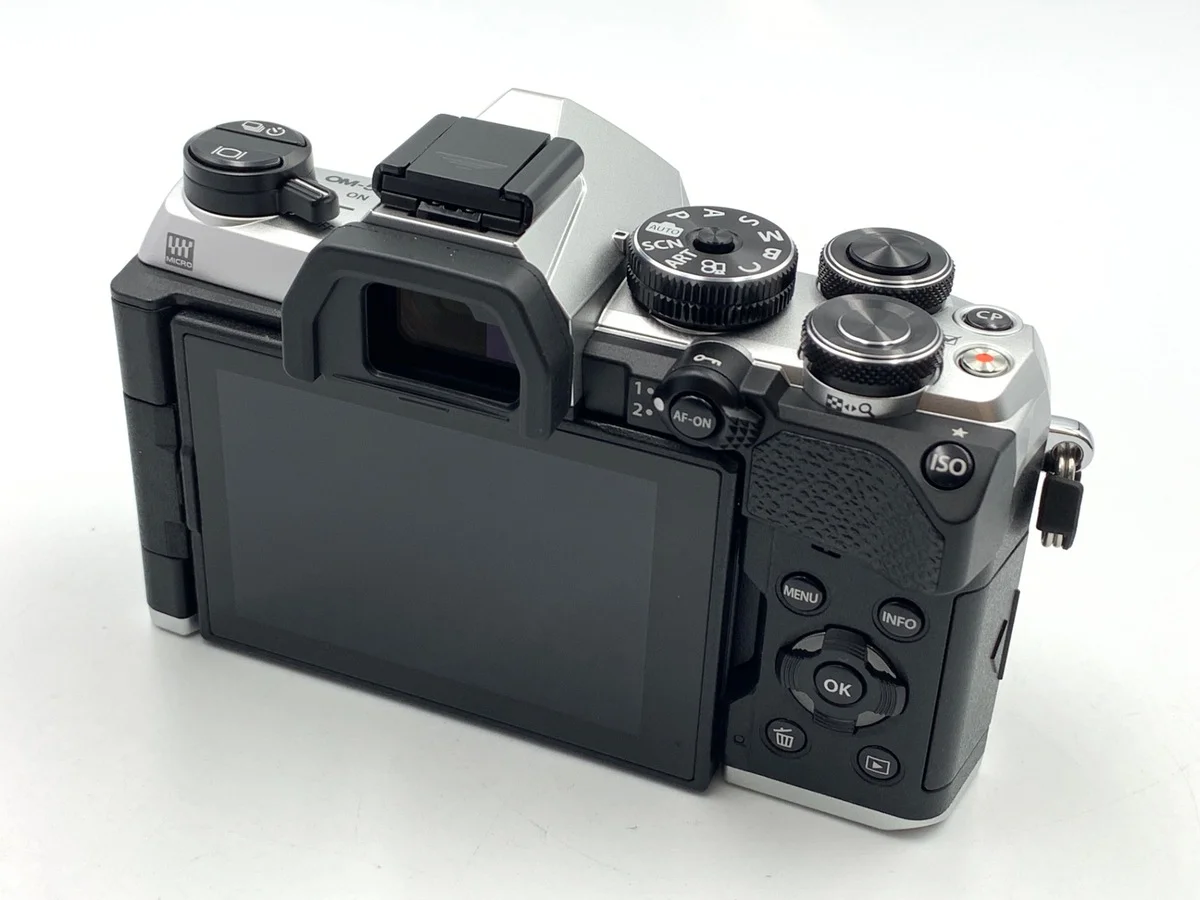 Olympus OM SYSTEM OM-5 Mark II - Thumbnail 2