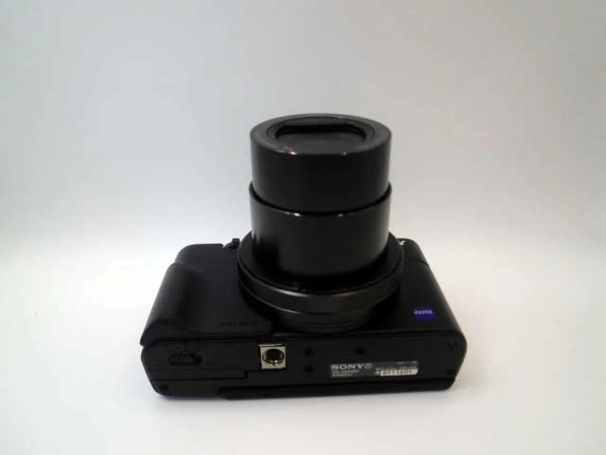 Sony Cyber-shot DSC-RX100M3 - Thumbnail 3