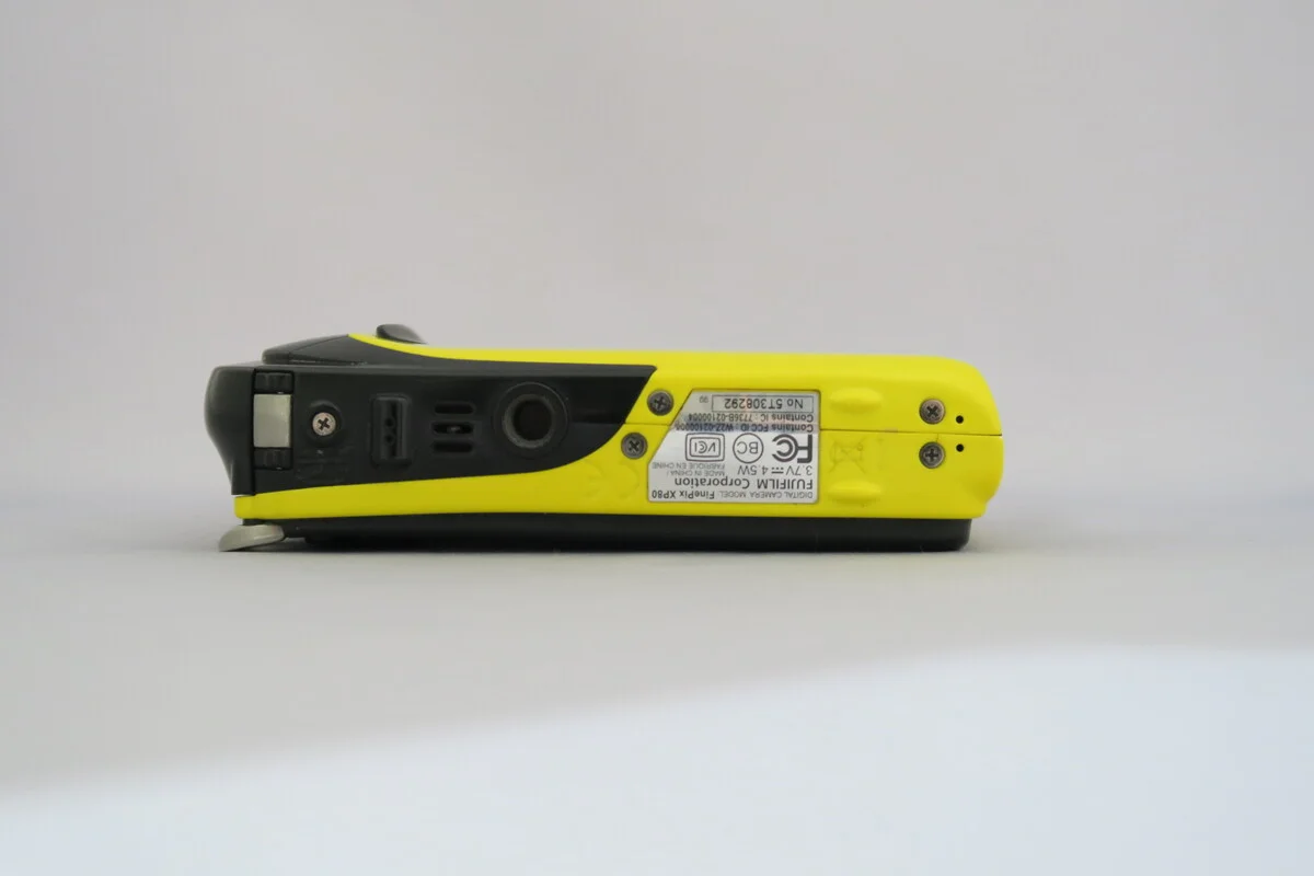 Fujifilm FinePix XP80 - Thumbnail 3