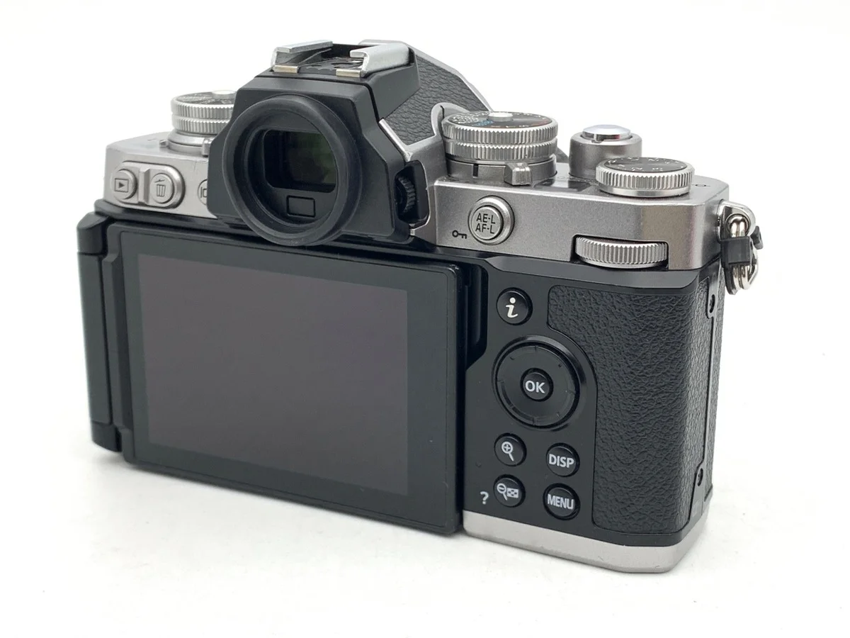 Nikon Zfc 28mm f/2.8 Special Edition - Thumbnail 2