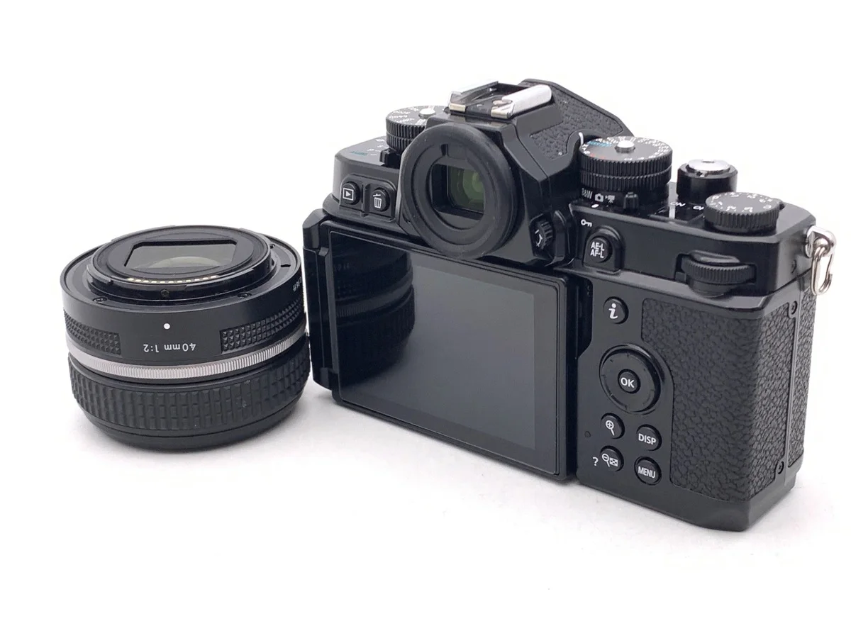 Nikon Zf 40mm f/2 SE - Thumbnail 2