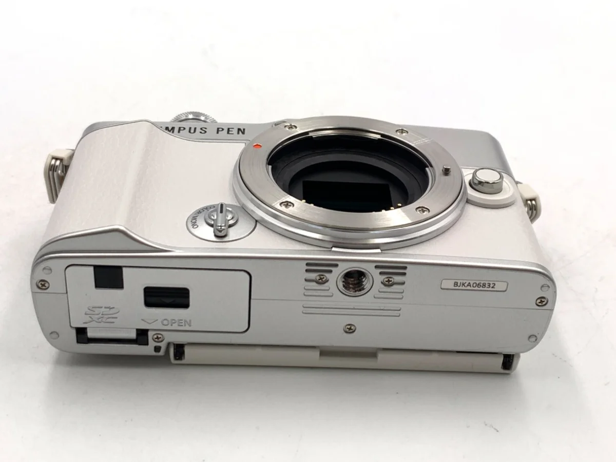Olympus PEN E-P7 - Thumbnail 3