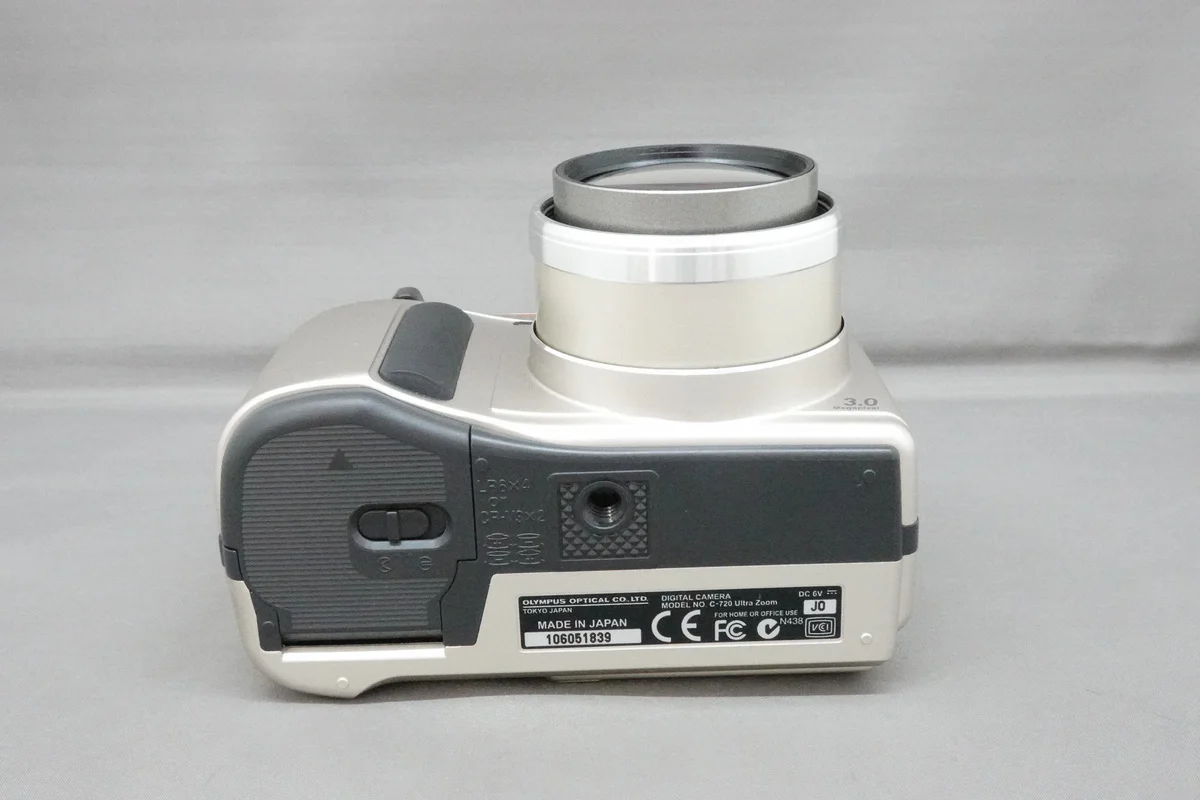 Olympus C-720UZ - Thumbnail 3