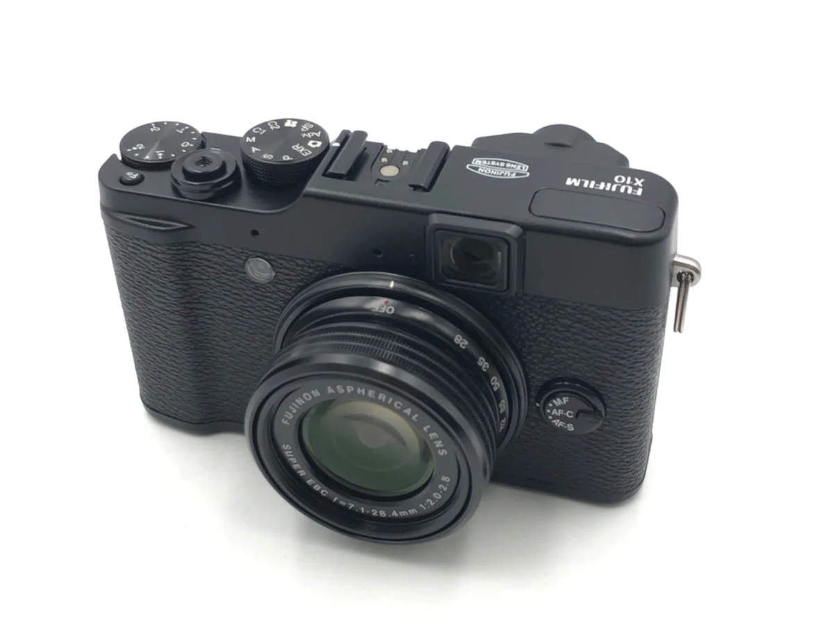 Fujifilm X10
