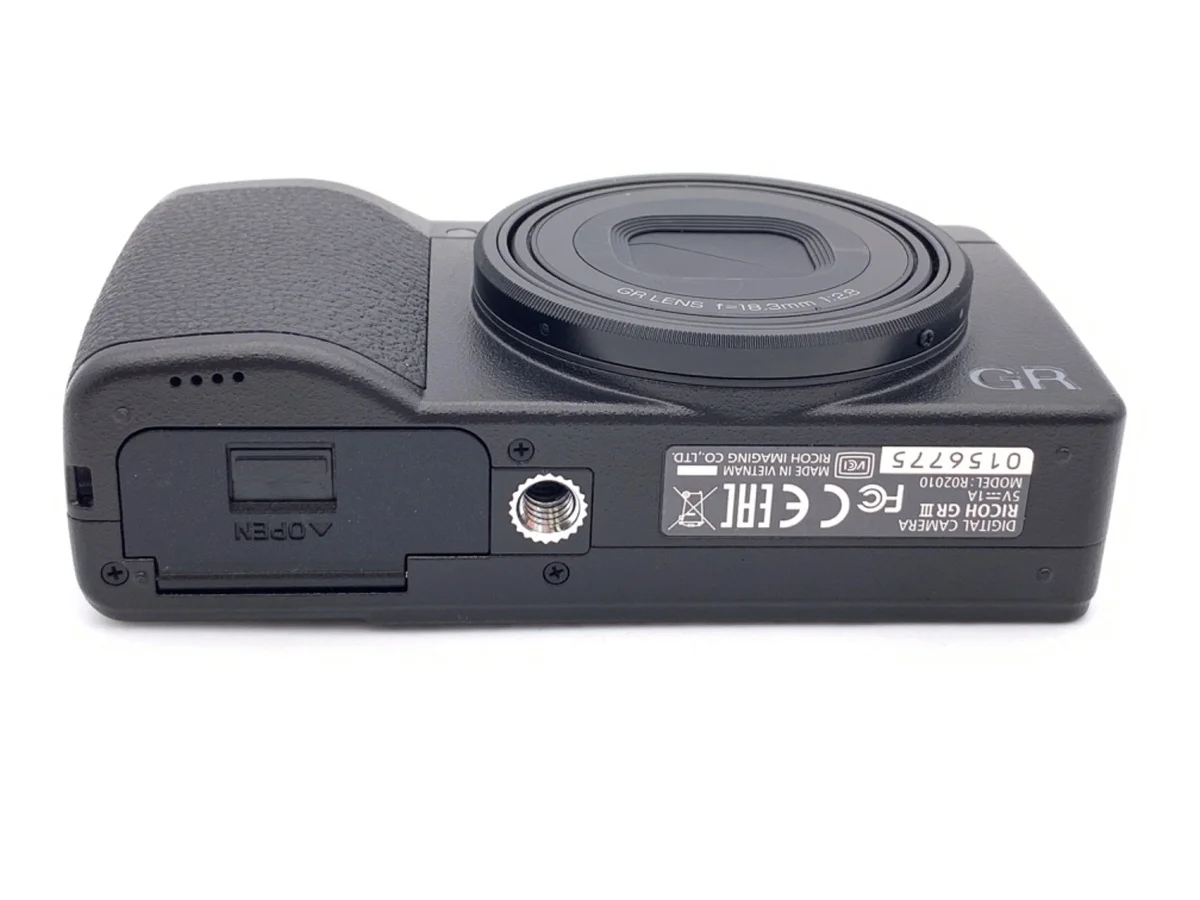 Ricoh GR III - Thumbnail 3