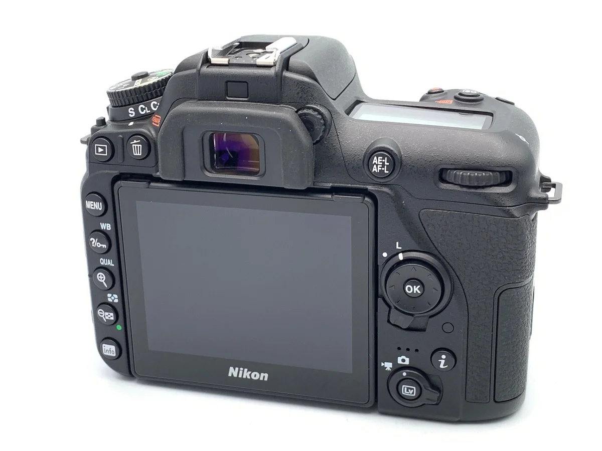 Nikon D7500 - Thumbnail 2