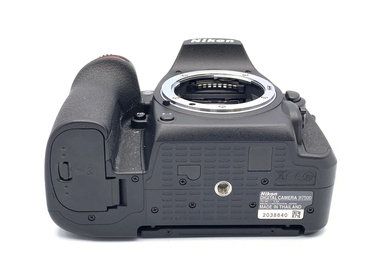 Nikon D7500 - Thumbnail 3