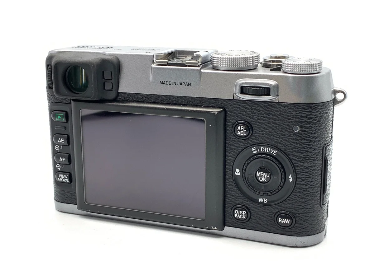Fujifilm FinePix X100 - Thumbnail 2