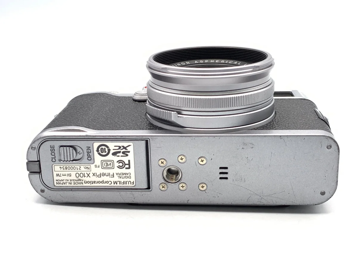 Fujifilm FinePix X100 - Thumbnail 3