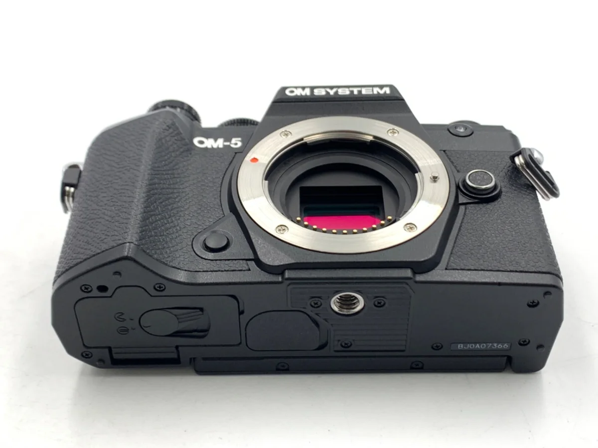 Olympus OM SYSTEM OM-5 - Thumbnail 3