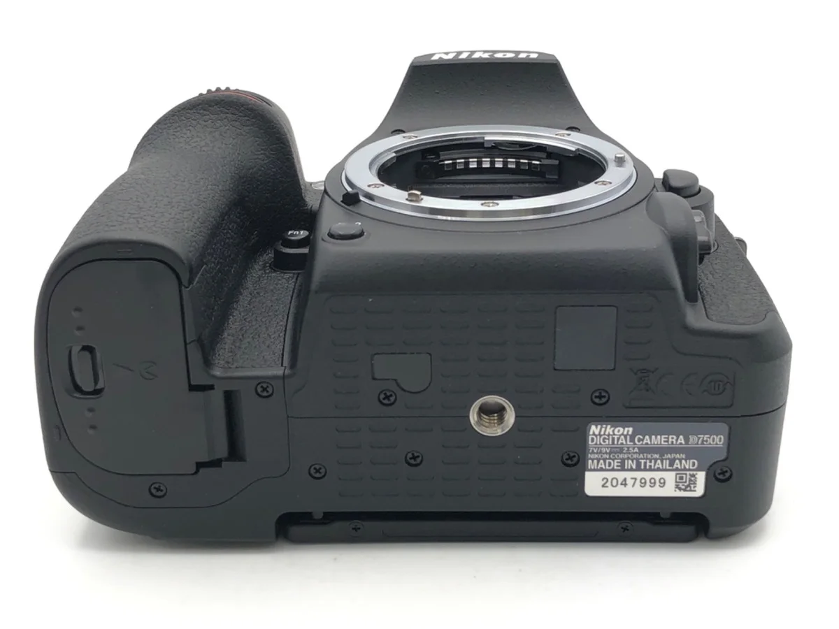 Nikon D7500 - Thumbnail 3