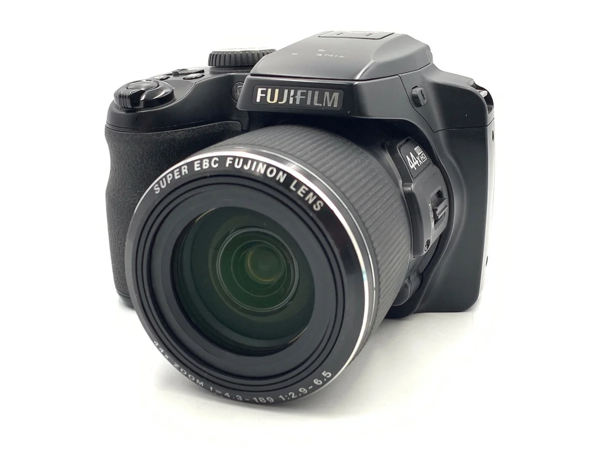 Fujifilm FinePix S8400