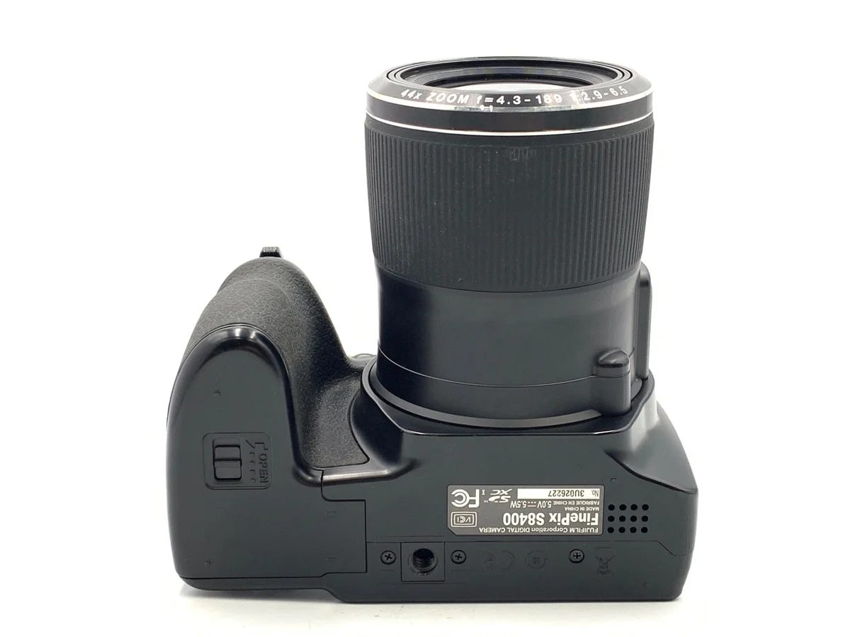 Fujifilm FinePix S8400 - Thumbnail 3