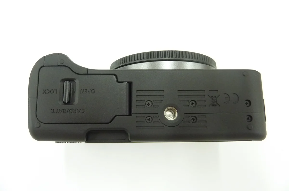 Canon EOS R50 V - Thumbnail 3