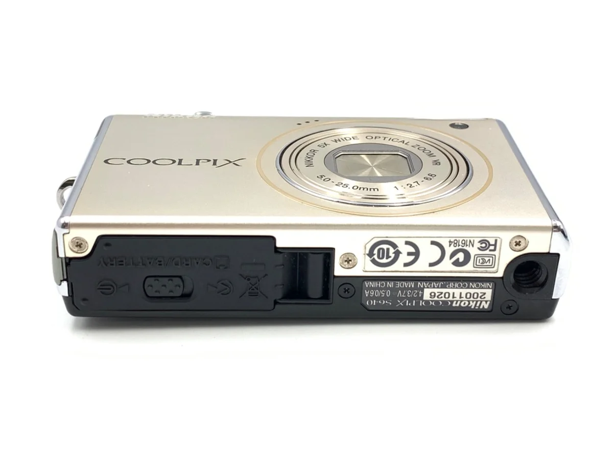 Nikon COOLPIX S640 - Thumbnail 3