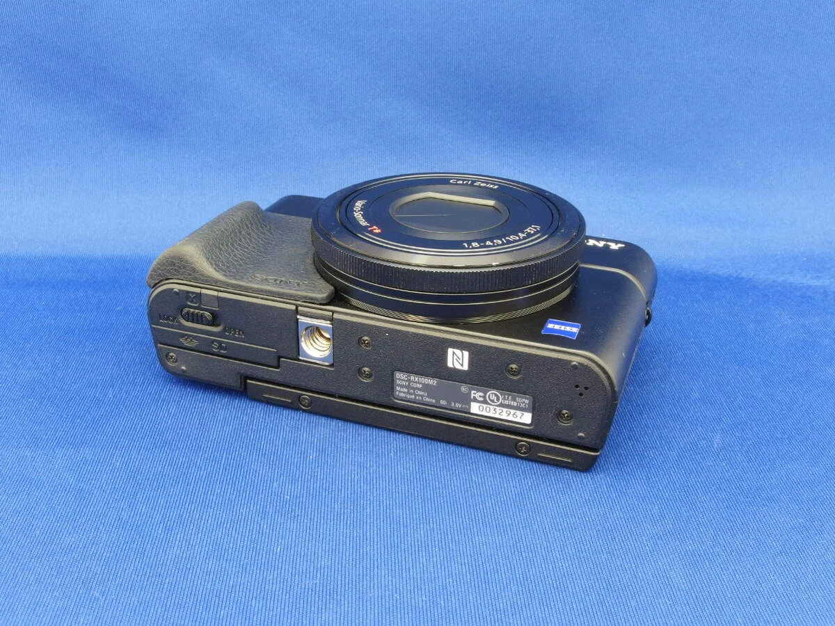 Sony Cyber-shot DSC-RX100M2 - Thumbnail 3