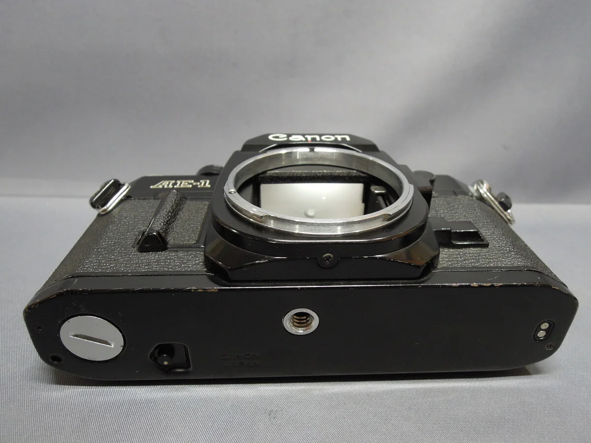 Canon AE-1 - Thumbnail 3