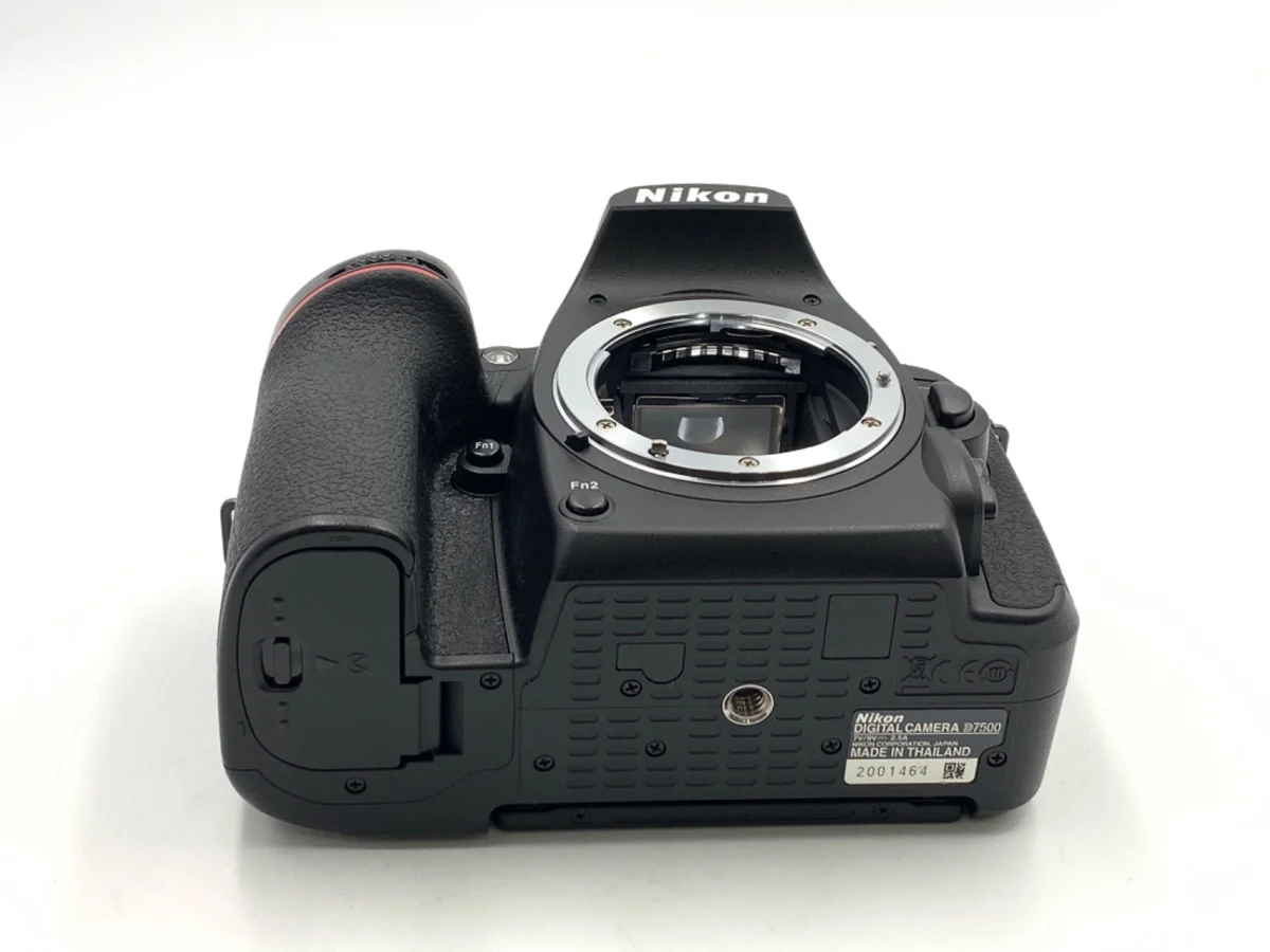 Nikon D7500 - Thumbnail 3