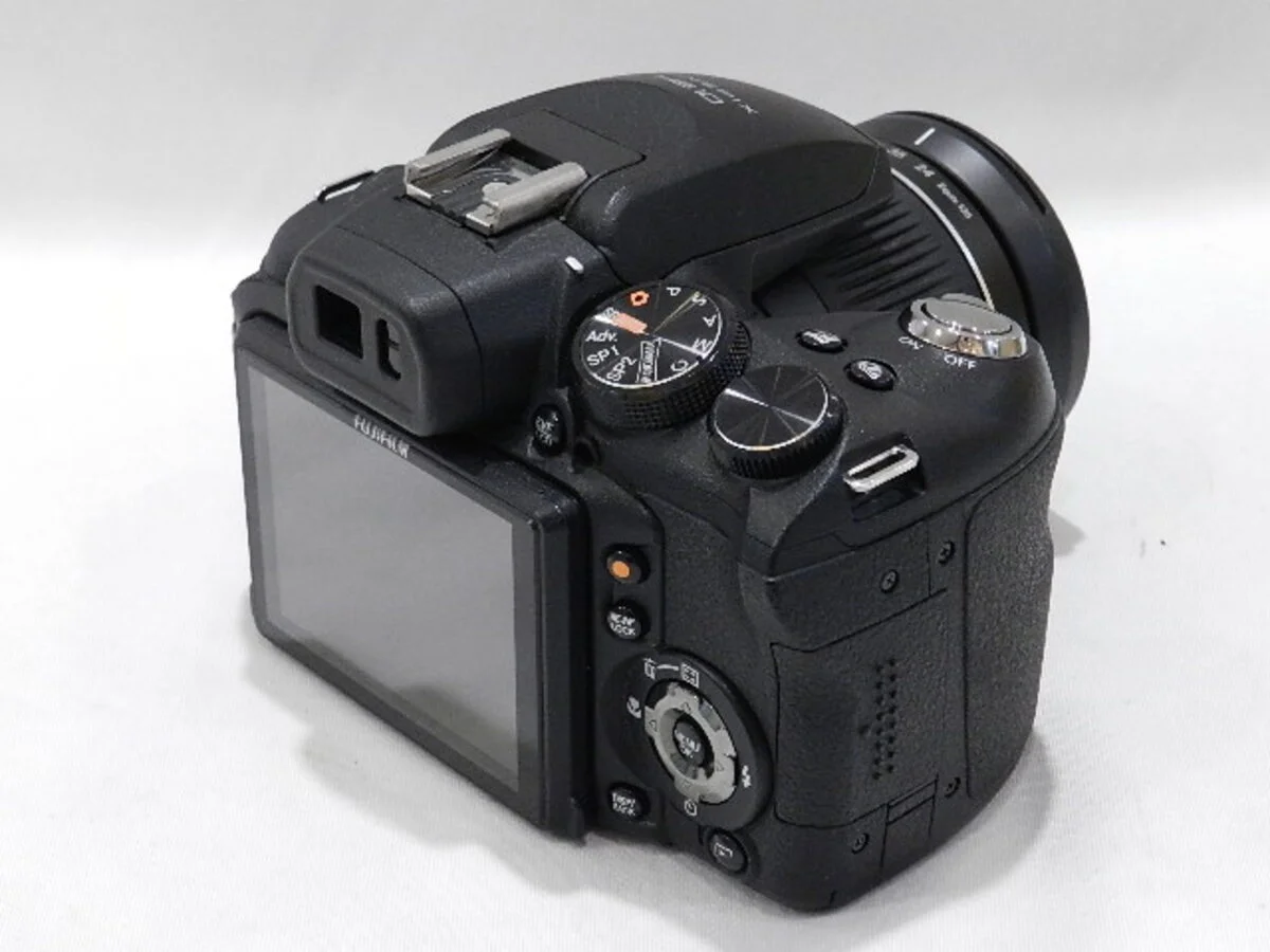 Fujifilm FinePix HS10 - Thumbnail 2