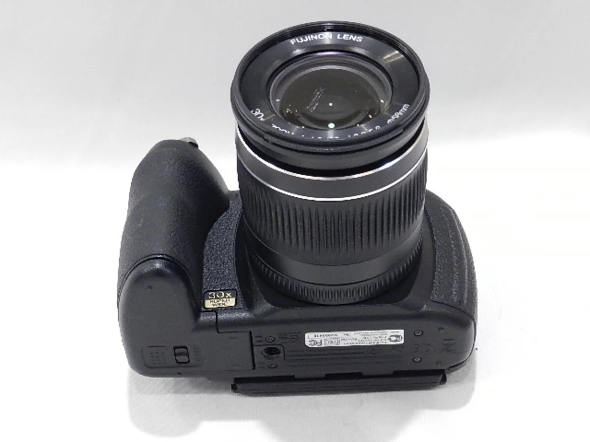 Fujifilm FinePix HS10 - Thumbnail 3