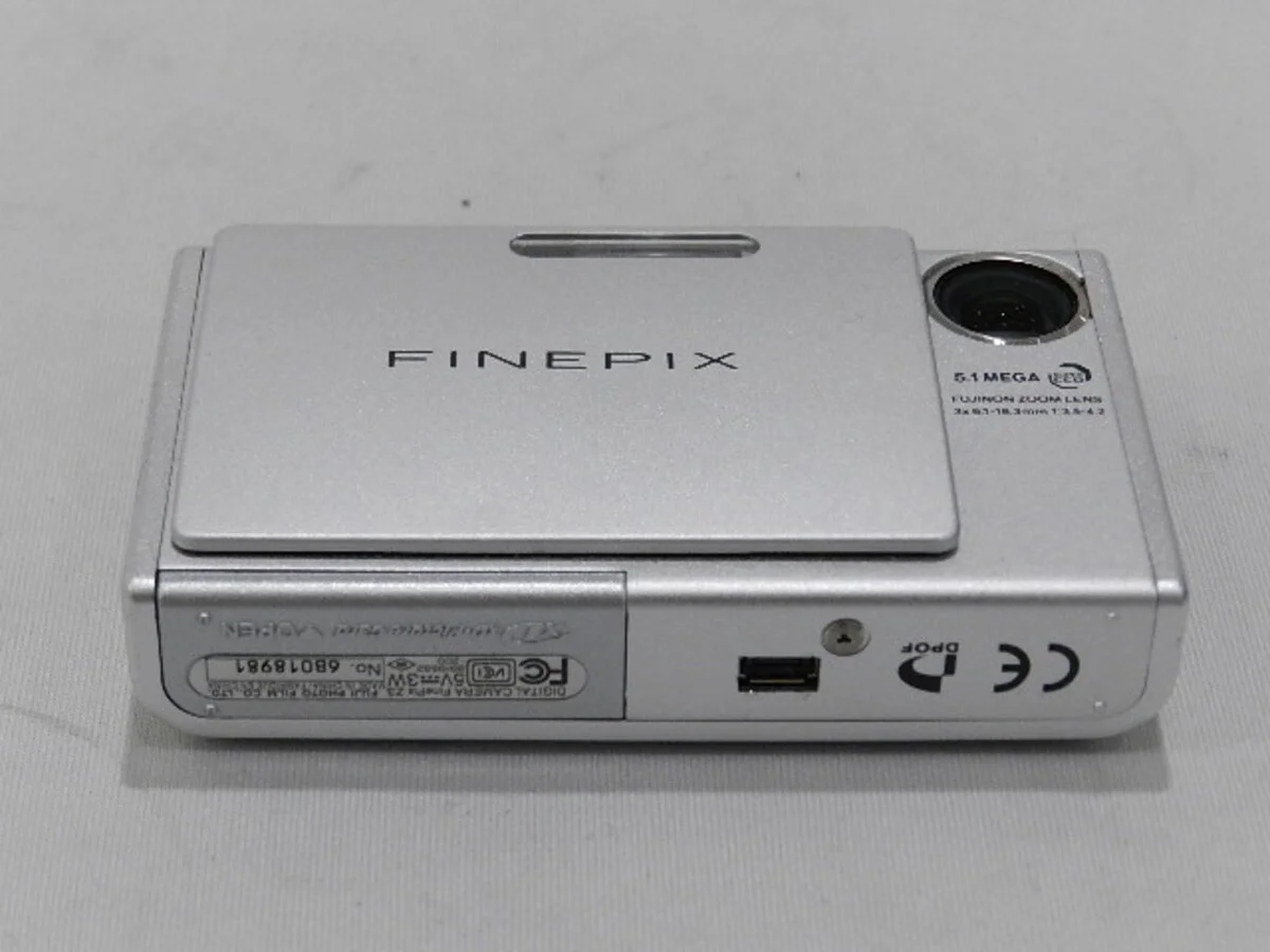 Fujifilm FinePix Z3 512 - Thumbnail 3