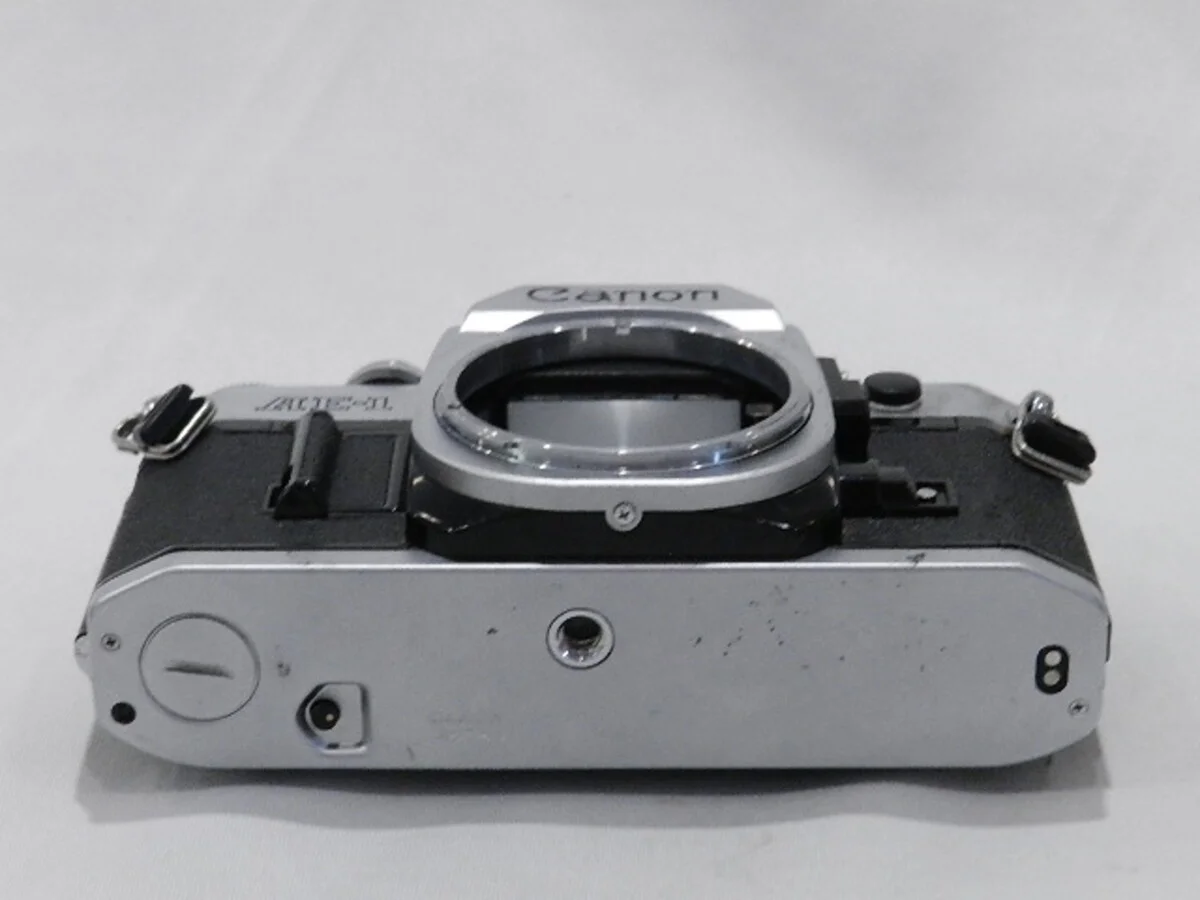 Canon AE-1 - Thumbnail 3