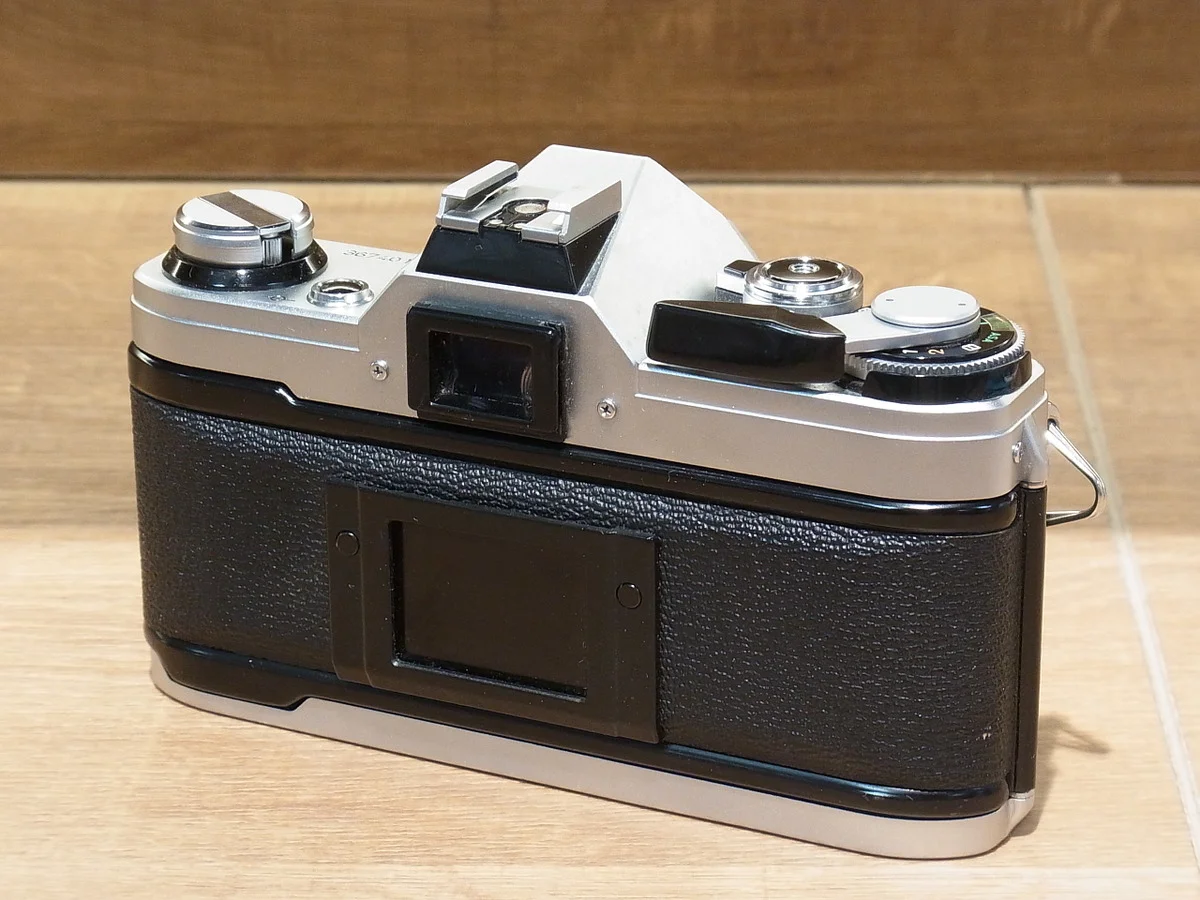 Canon AE-1 - Thumbnail 2